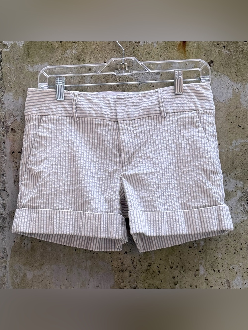 ✨3 for $50✨Club Monaco Striped Roll-Hem Shorts - White & Gray - Picture 3 of 9